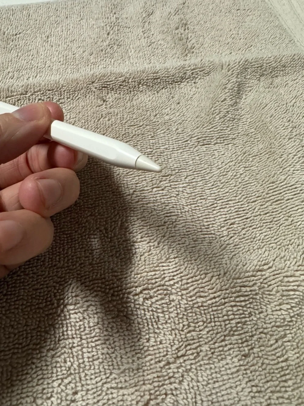 Apple iPad in Black with White Apple Pencil